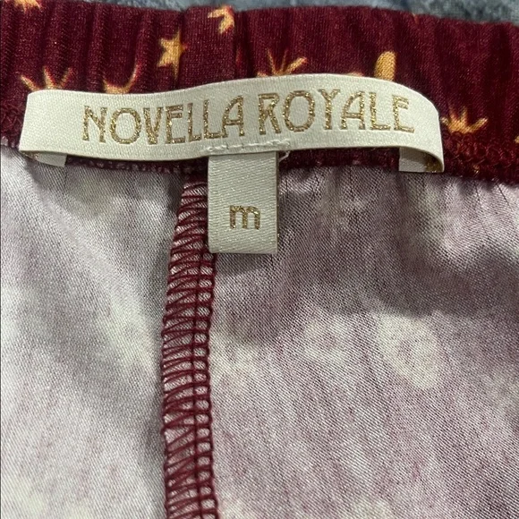 Novella Royale Burgundy and beige wine haze Janis bells - Picture 2 of 6